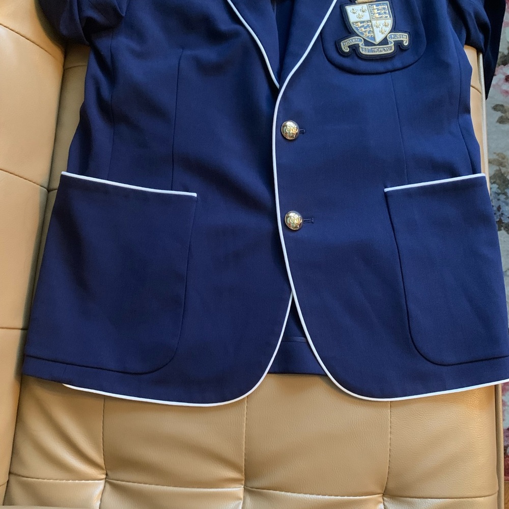 Blazer - Picture 6 of 10